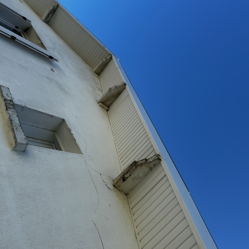 avant de toit en PVC Bergerac